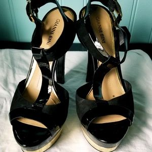EUC. Gianna Binni Black Suede & Patent Heels.